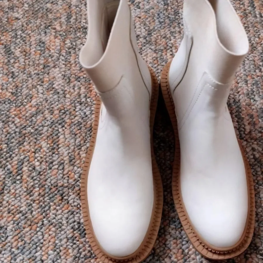 نیم بوت سفید منگو