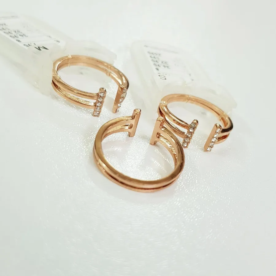 انگشتر رزگلد نگین دار