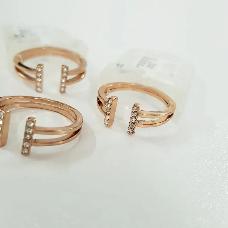 انگشتر رزگلد نگین دار