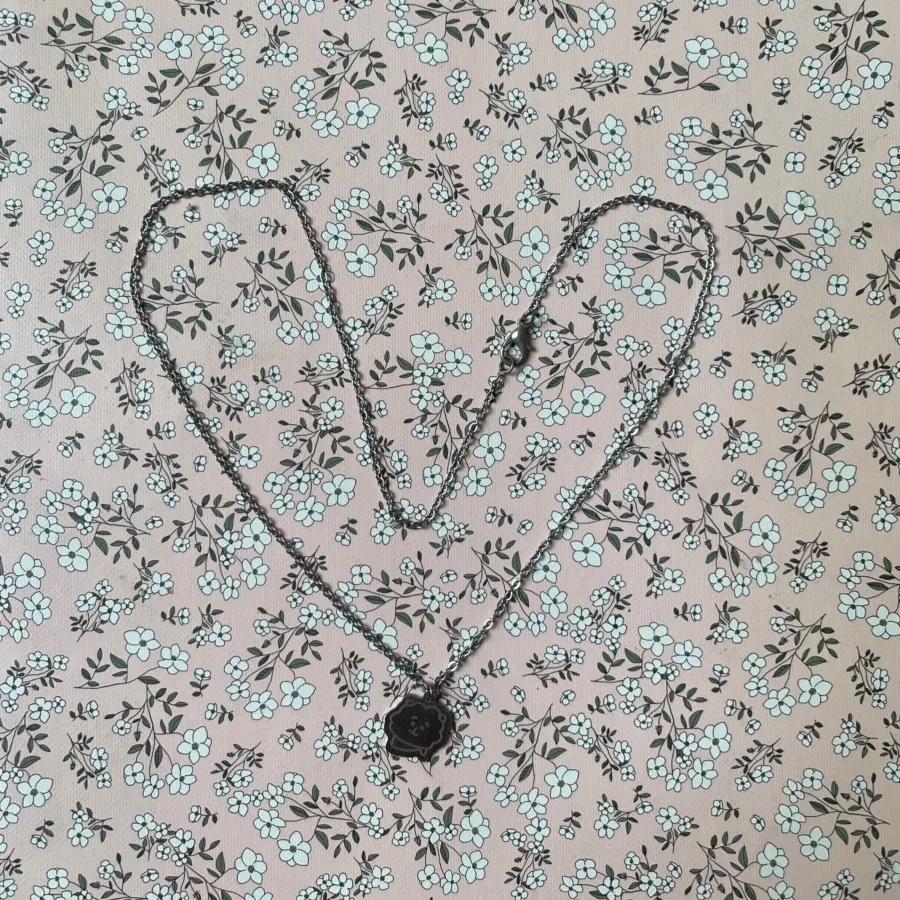 گردنبند بی تی اس