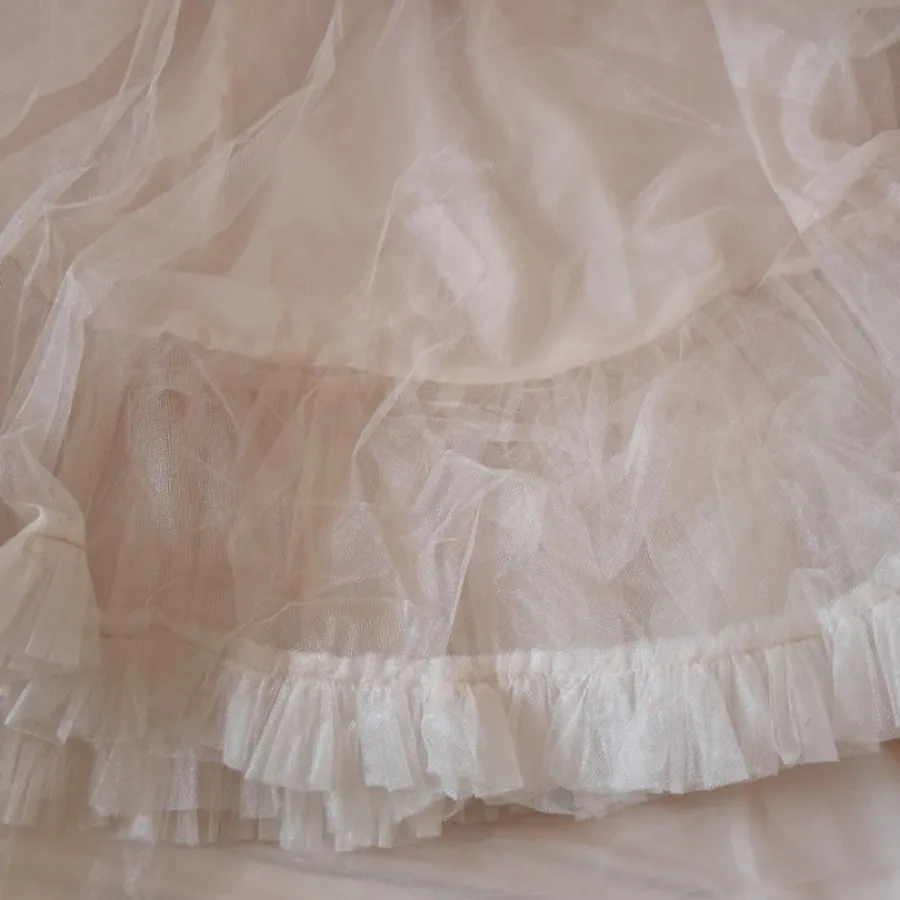 ژپون یا زیر دامنی تور پفی