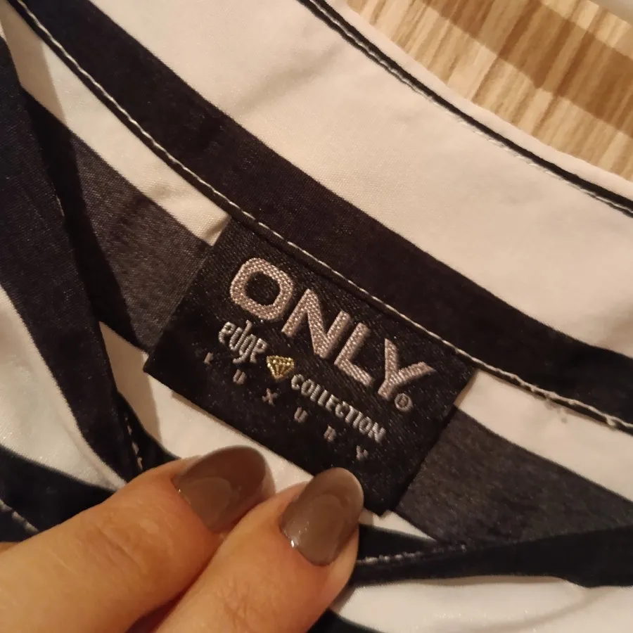 شومیز -تیشرت  آستین کوتاه