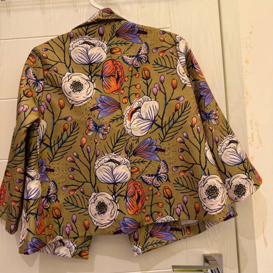 کراپ کت مزونی