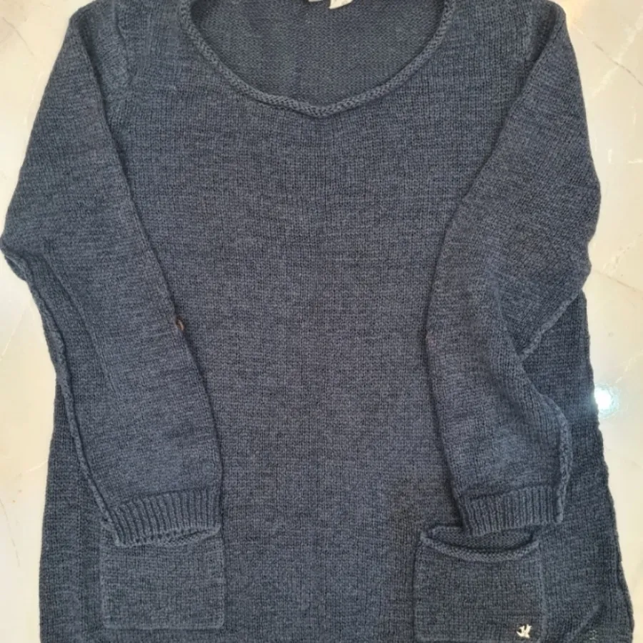 تعداد تقریبا زیاد لباس