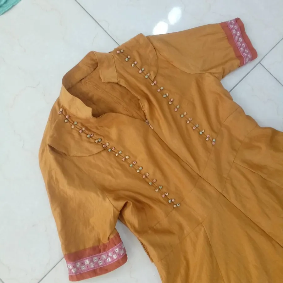 پیراهن مانتویی