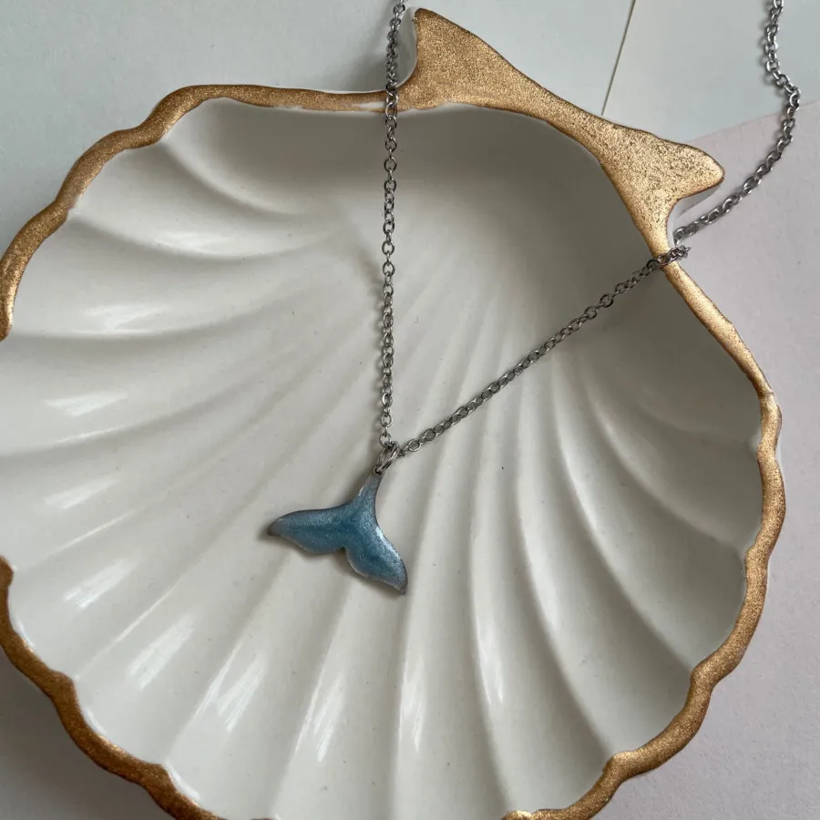 گردنبند دم وال آبی