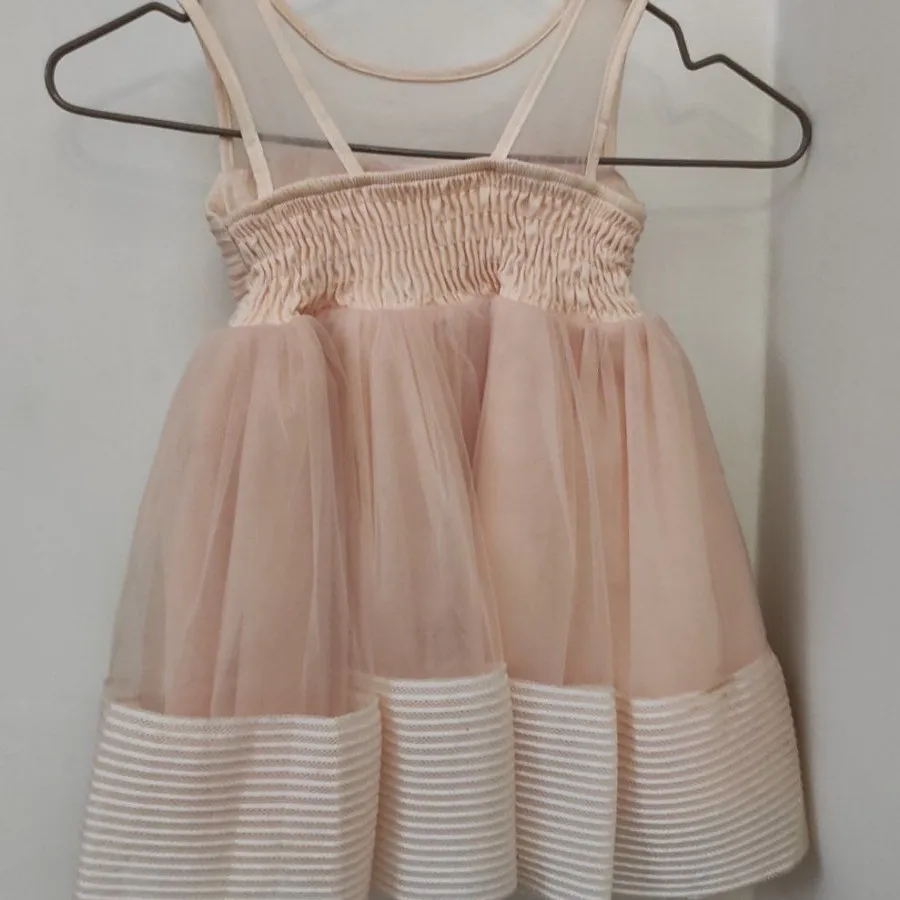 پیراهن گلبهی دخترانه