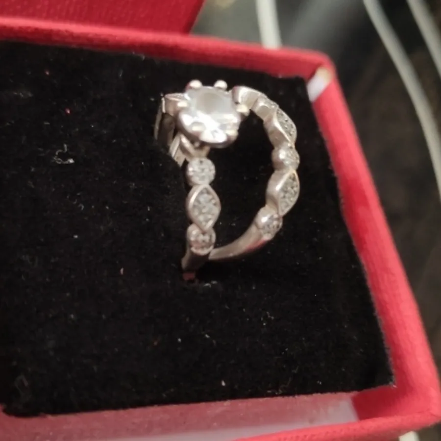 انگشتر نشان نقره