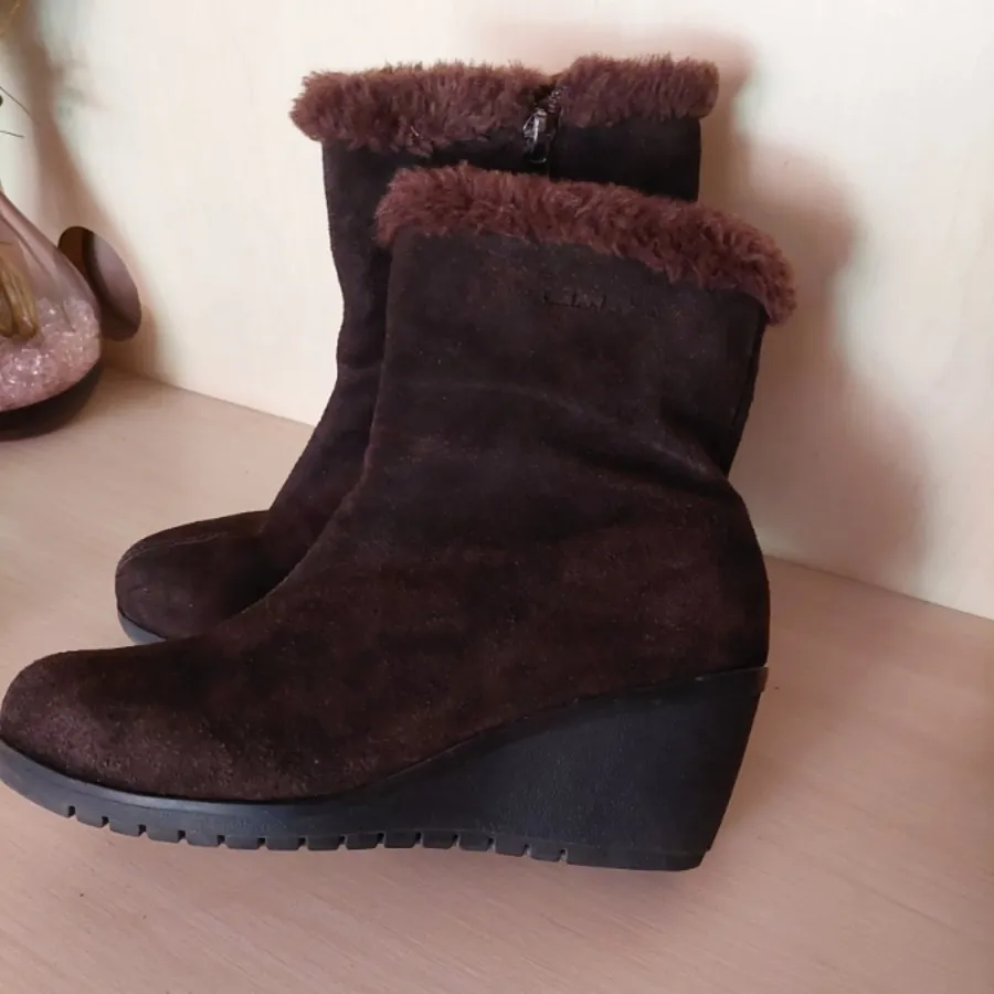 بوت ( ورق بزنید )