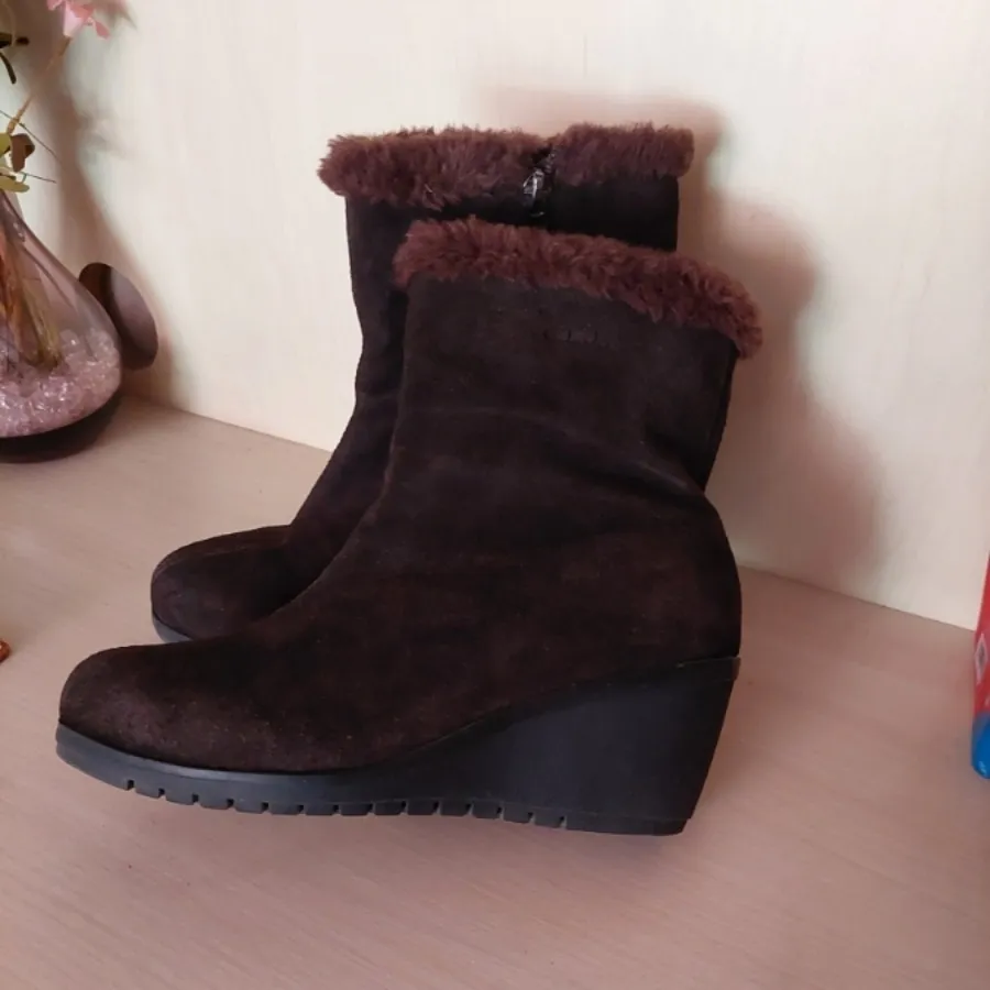 بوت ( ورق بزنید )