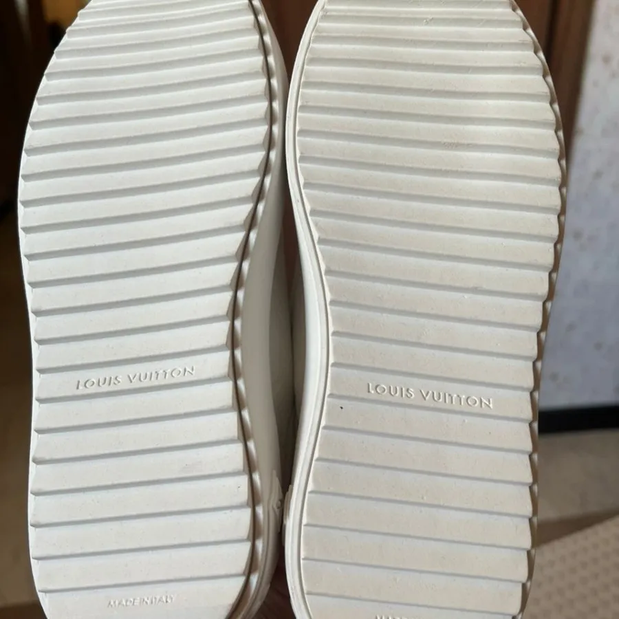 کفش لویی ویتون