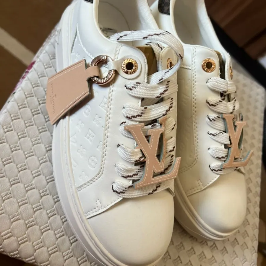 کفش لویی ویتون