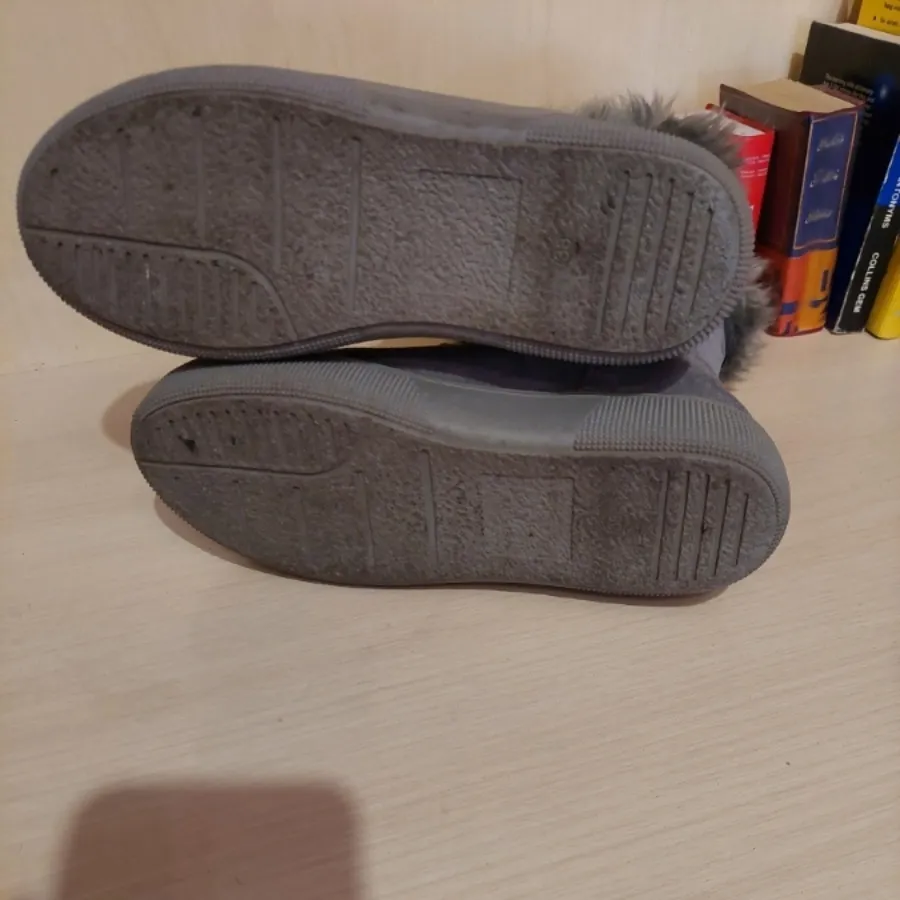 بوت ( ورق بزنید )