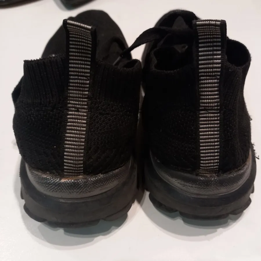 کتونی اسکیچرز