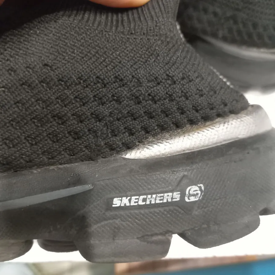 کتونی اسکیچرز