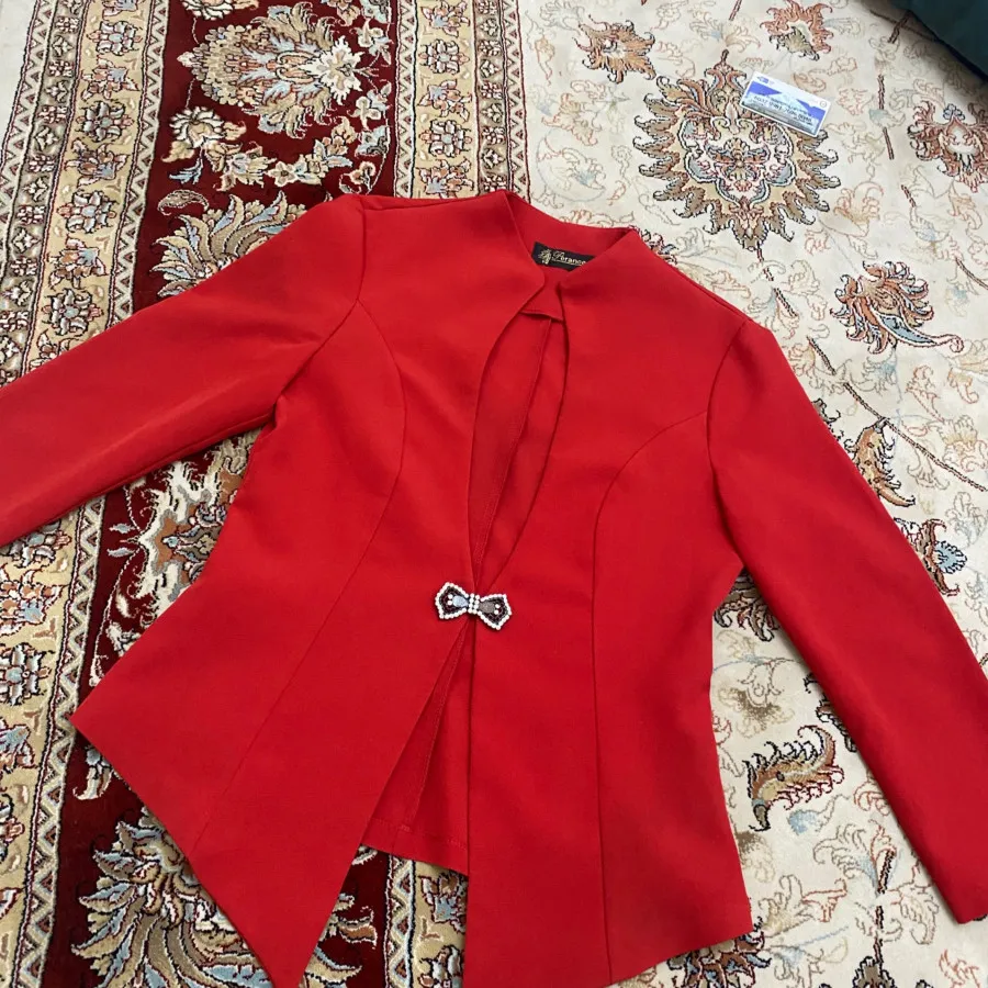 کت زنانه قرمز مجلسی