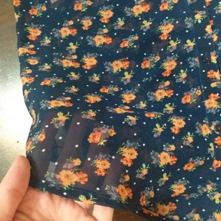 تاپ حریر لطیف مجلسی گلدار