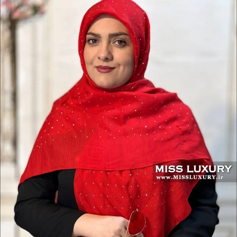 روسری نگینی قرمز