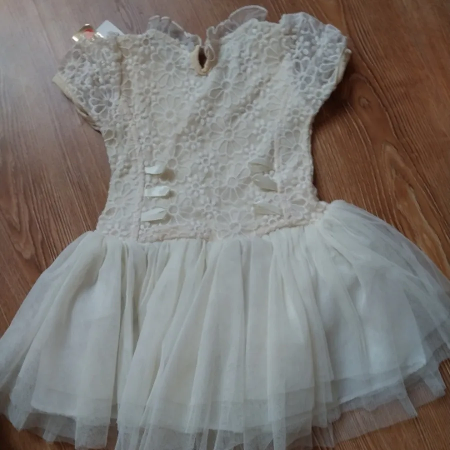 پیراهن دخترانه