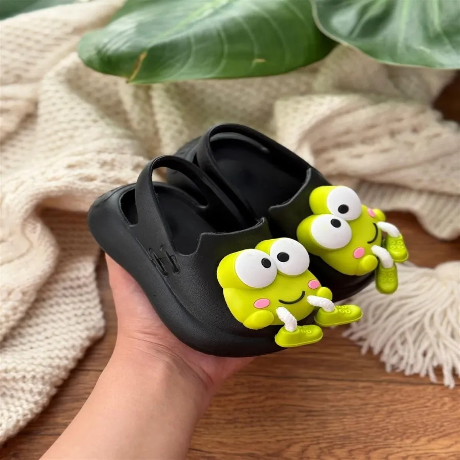 دمپایی بچگانه