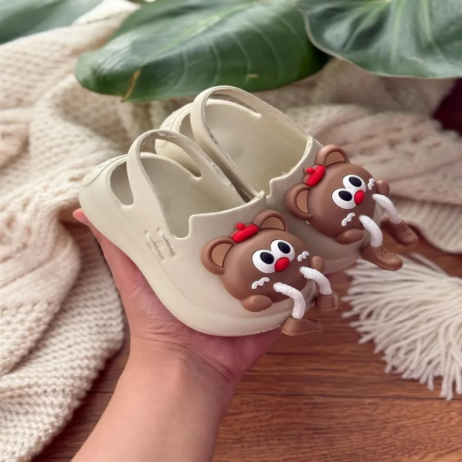 دمپایی بچگانه