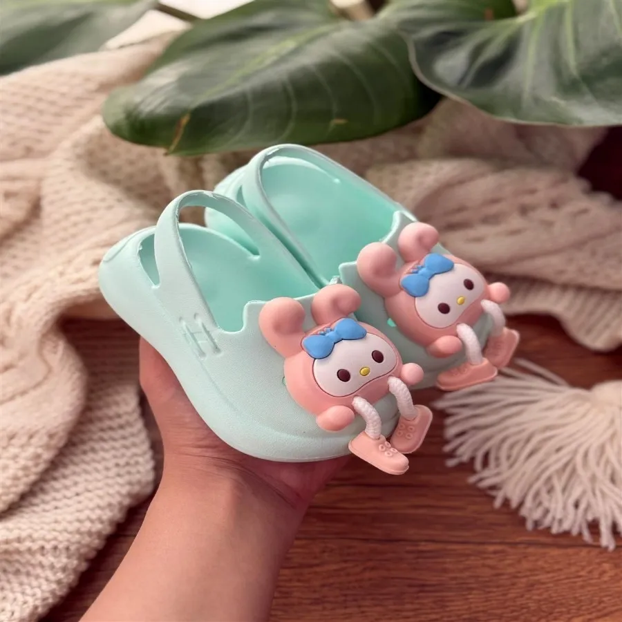 دمپایی بچگانه