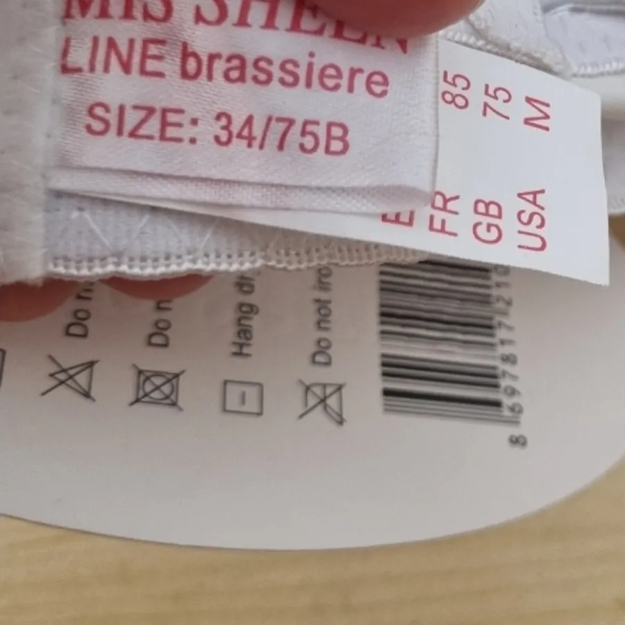 سوتین سفید ساده