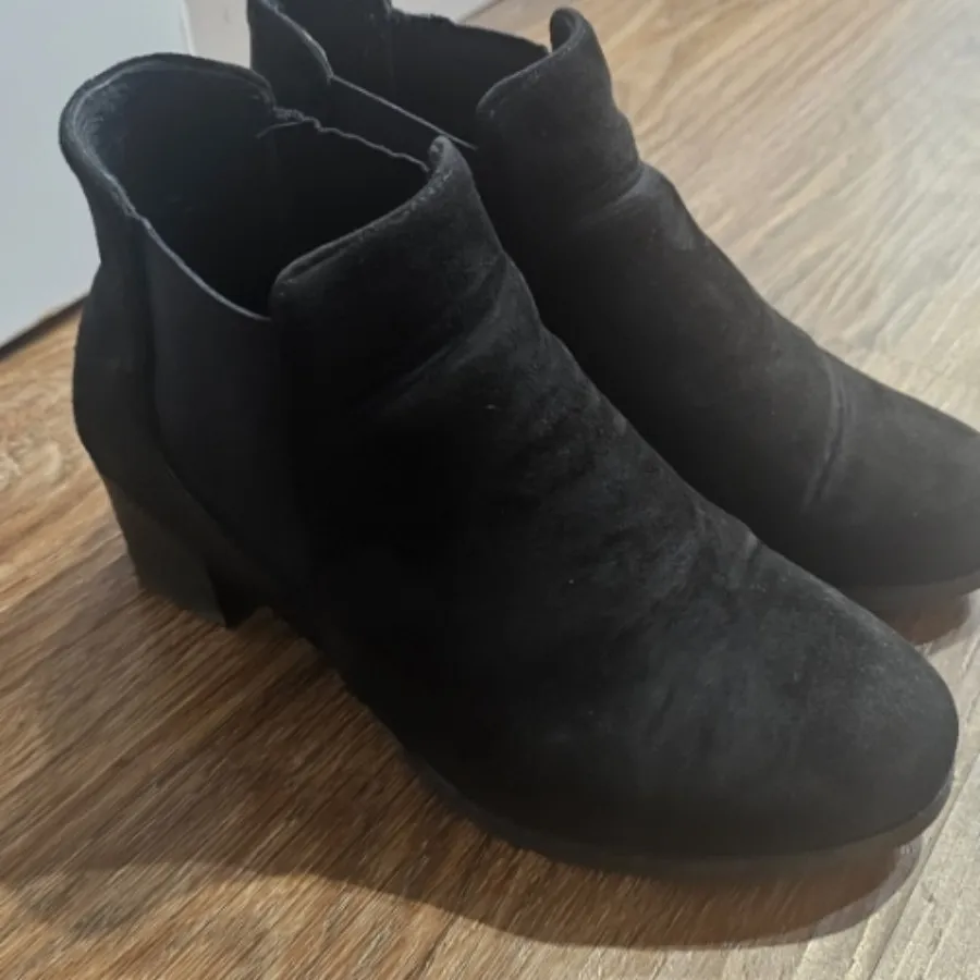 نیم بوت مشکی