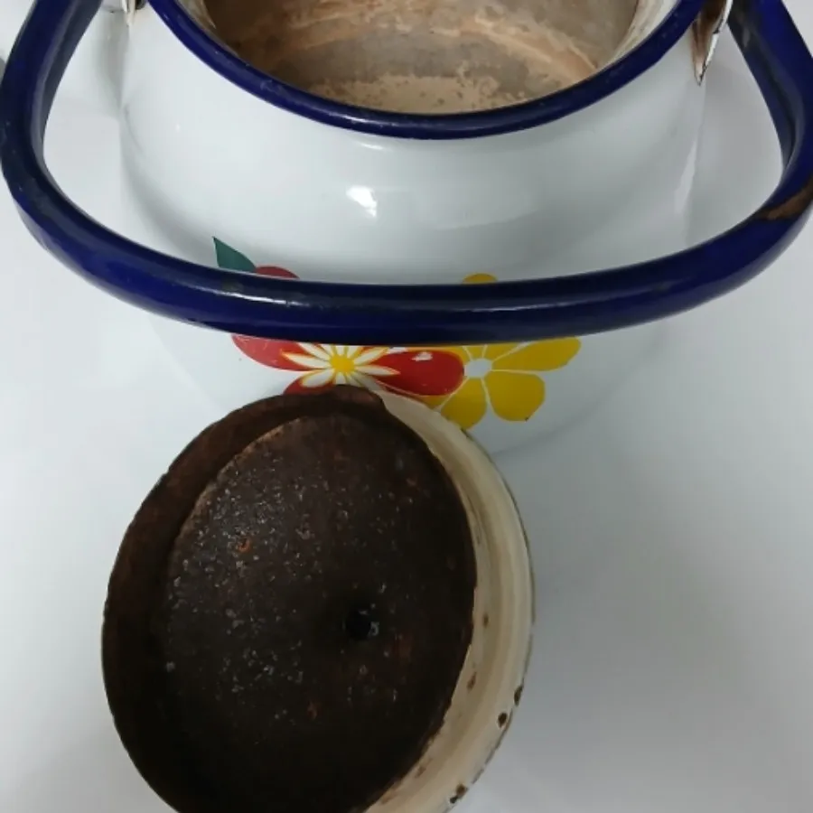 کتری قدیمی لعابی