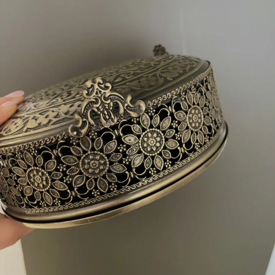 گز خوری شکلات خوری