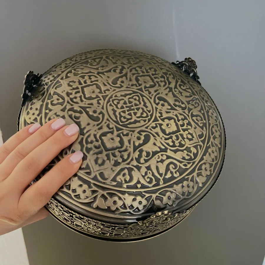 گز خوری شکلات خوری