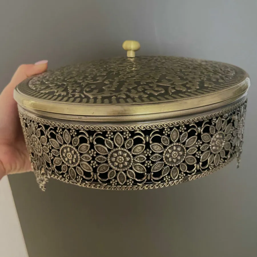 گز خوری شکلات خوری