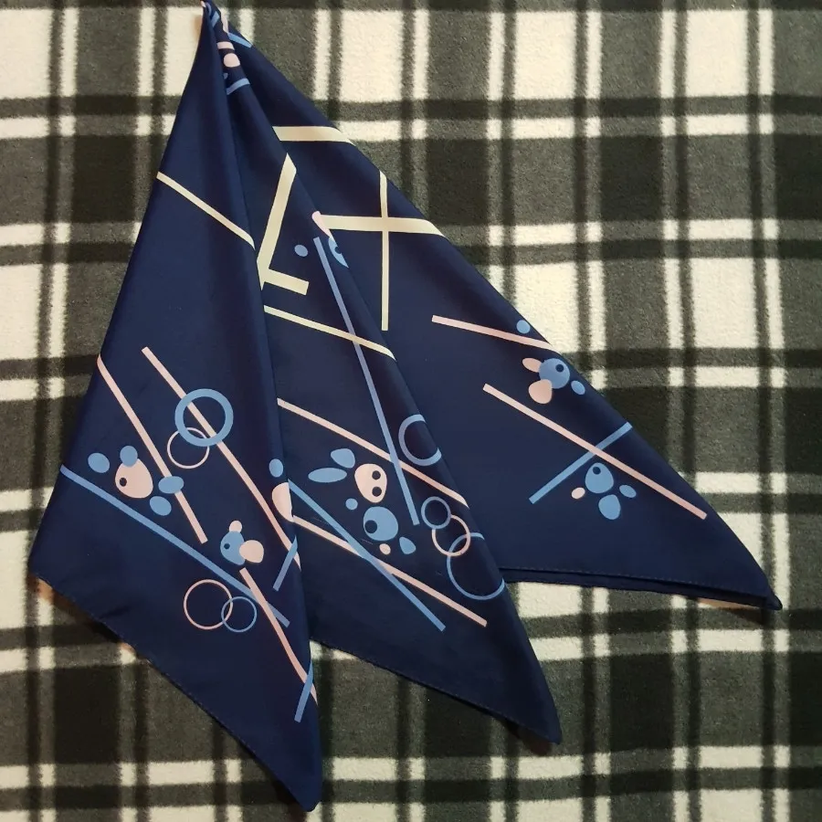 روسری حریر(82 در 82 سانت)