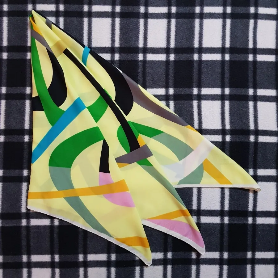 روسری نخی (88 در 88 سانت)