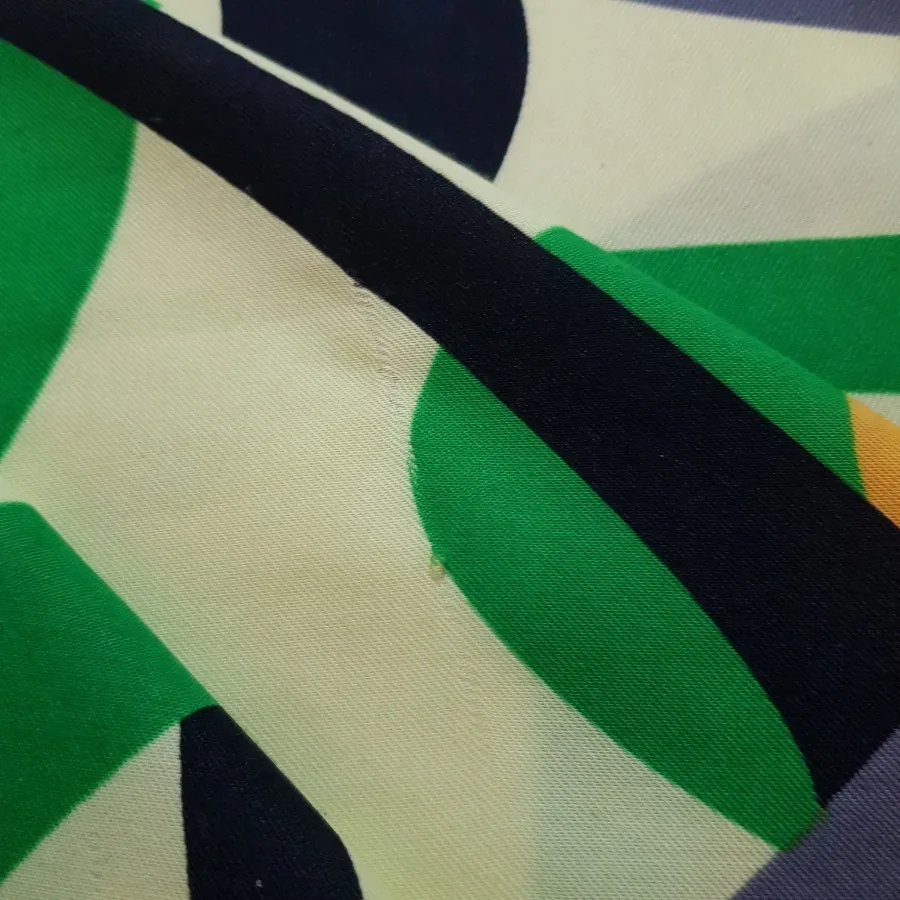 روسری نخی (88 در 88 سانت)