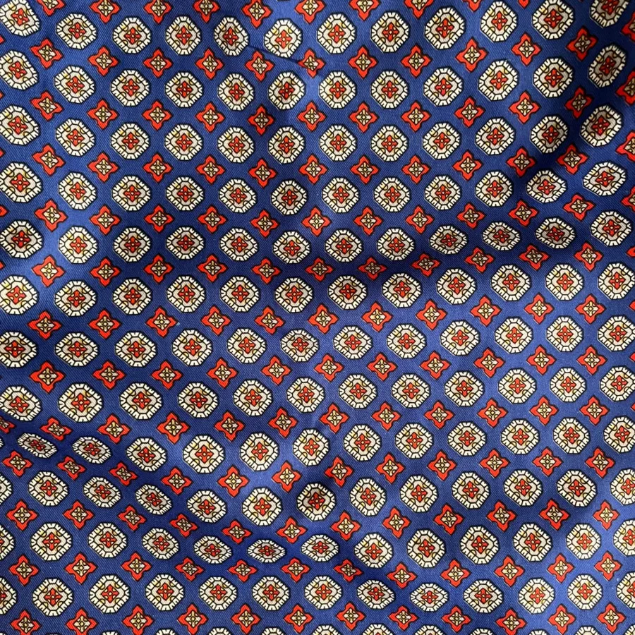 پیراهن دست دوز بسیار نفیس