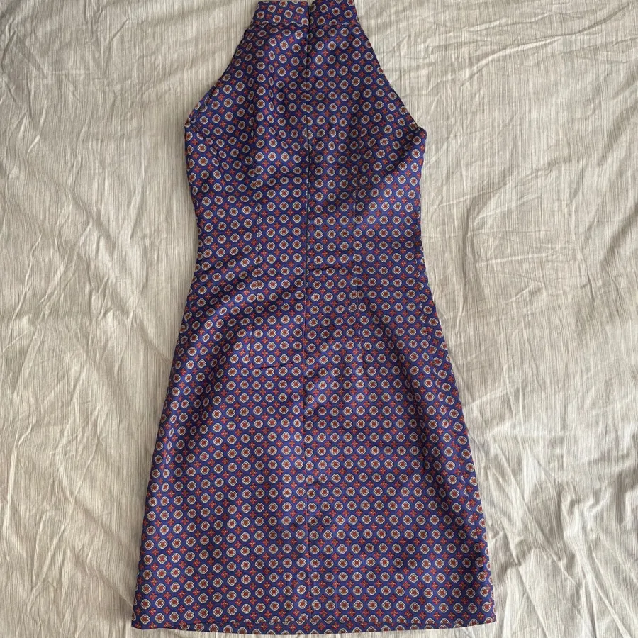 پیراهن دست دوز بسیار نفیس