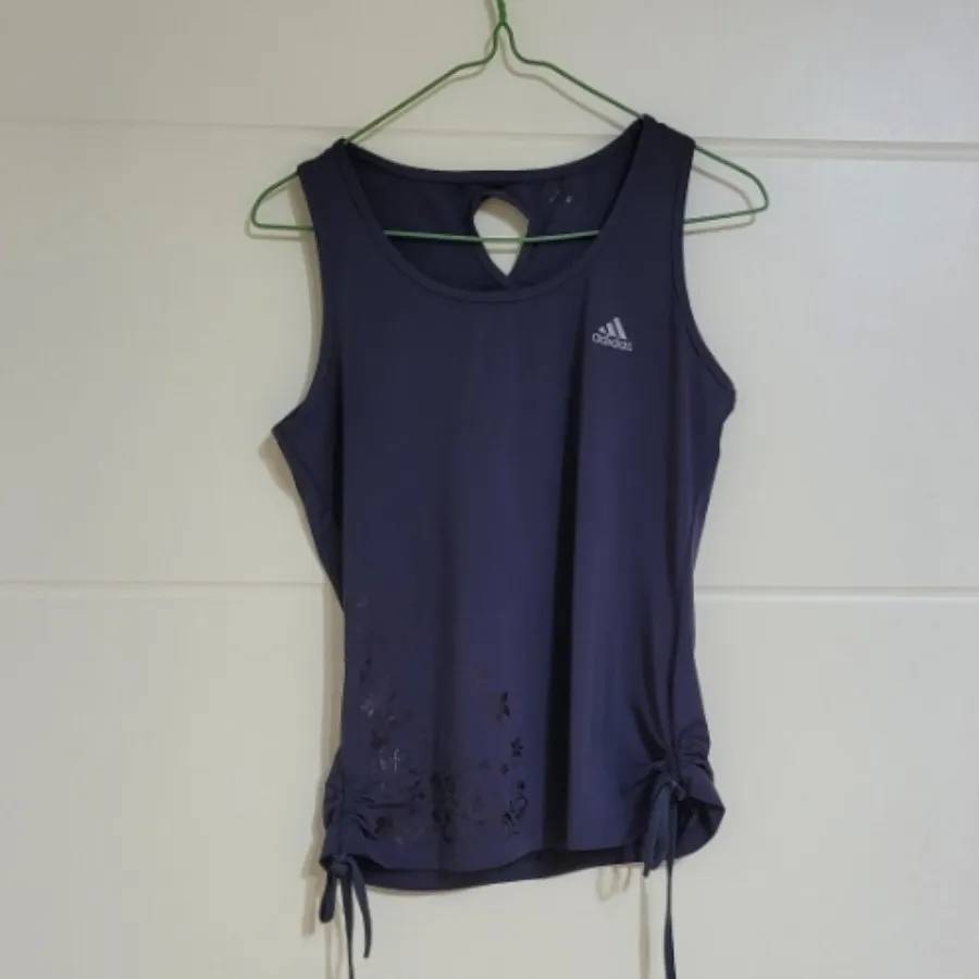 تاپ ورزشی زنانه