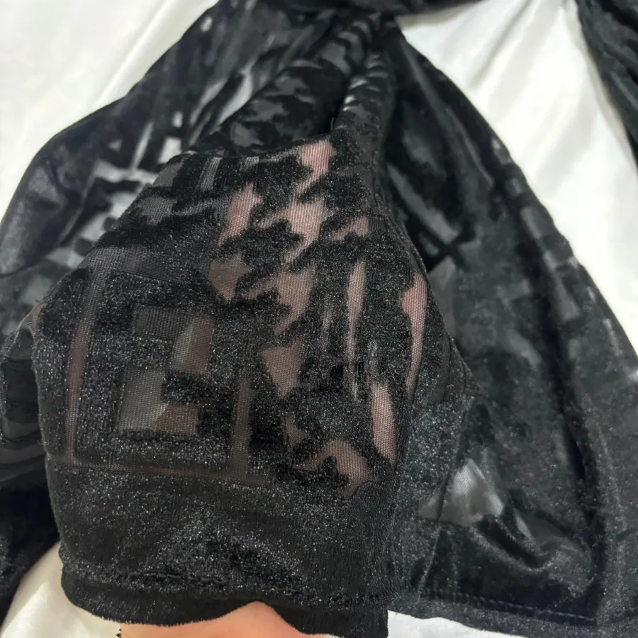 شال مخمل برجسته