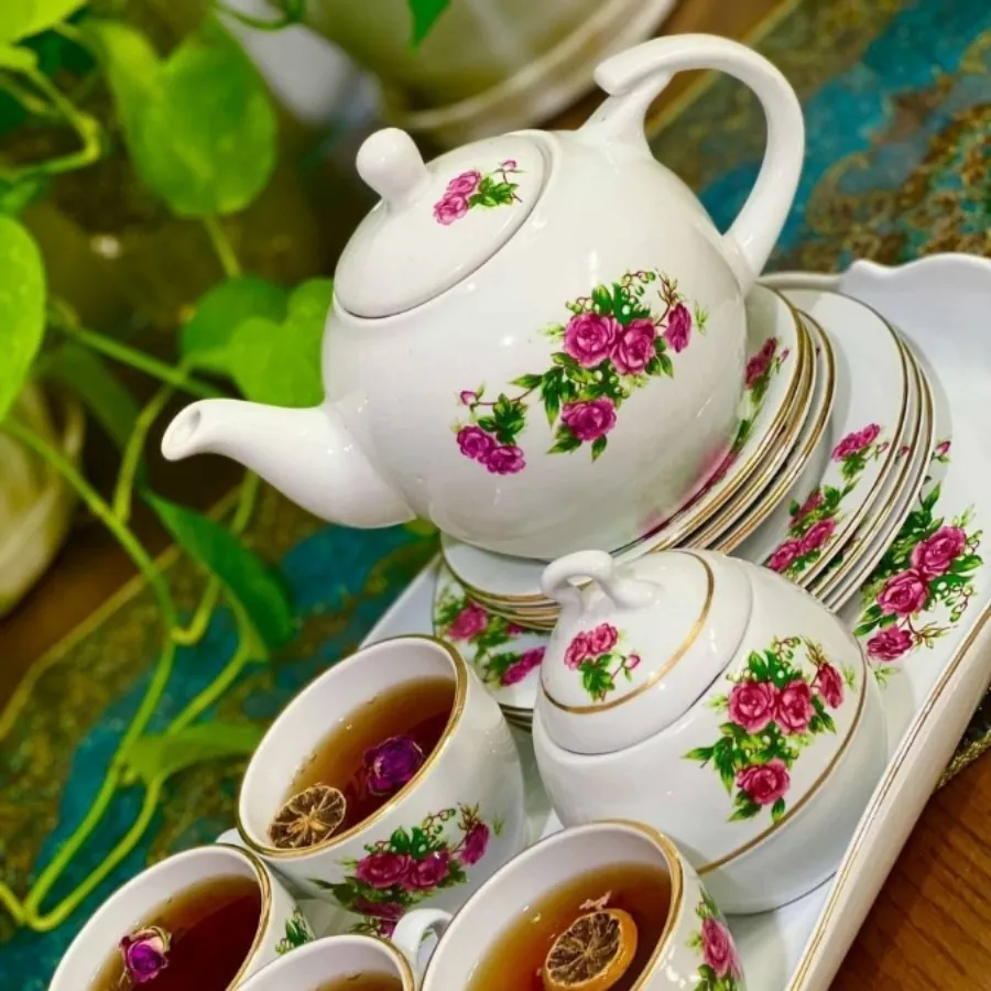 سرویس گل سرخ چایخوری