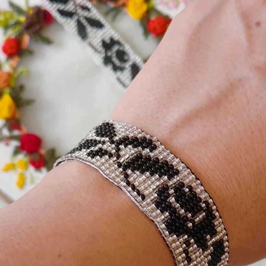 دستبند و گردنبند میوکی