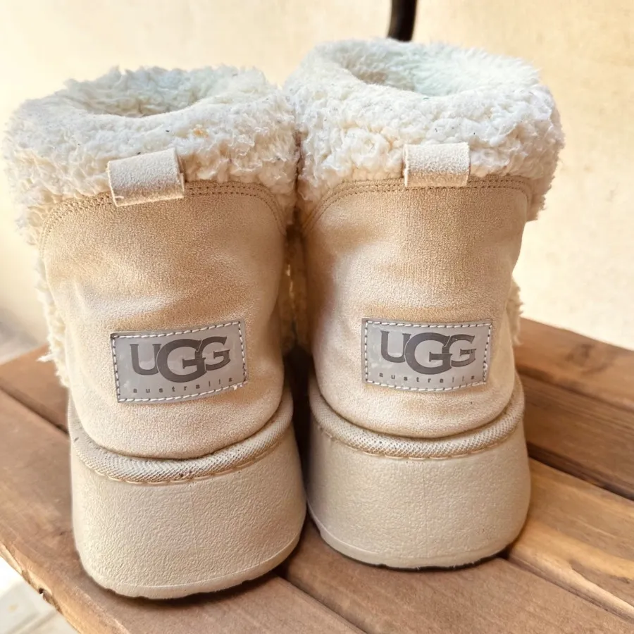 Ugg تدی