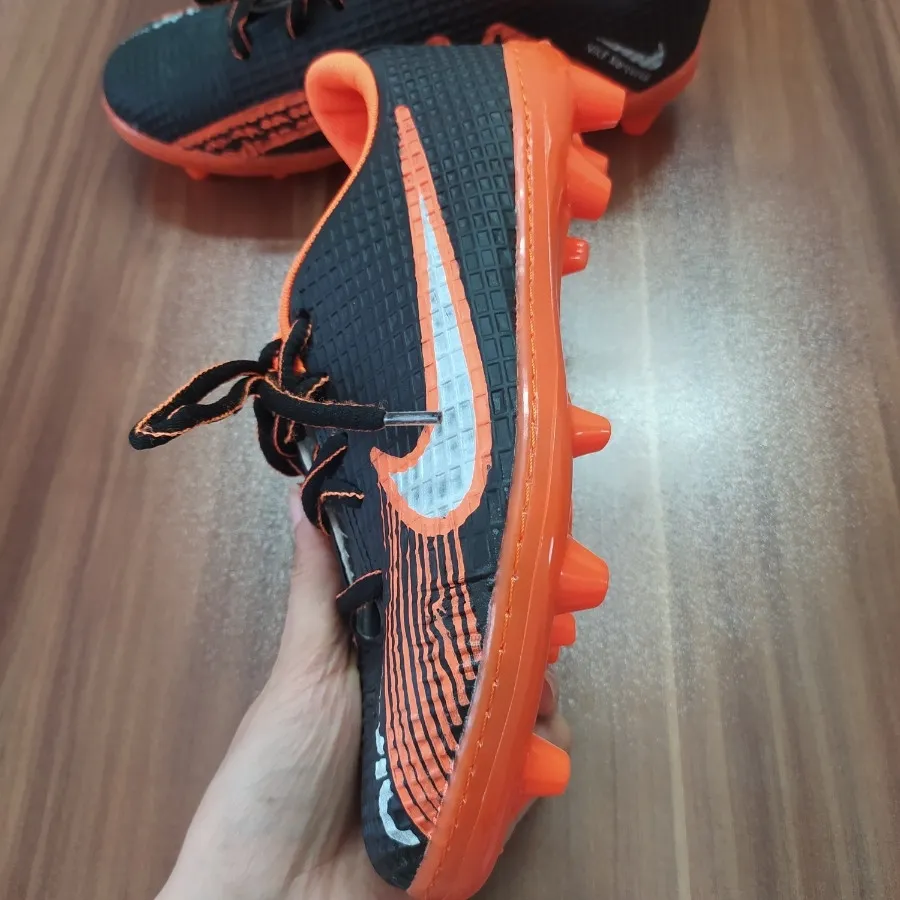 کفش استوک فوتبال