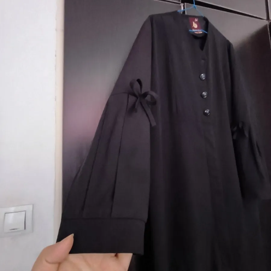 مانتو مشکی بلند درحدنو