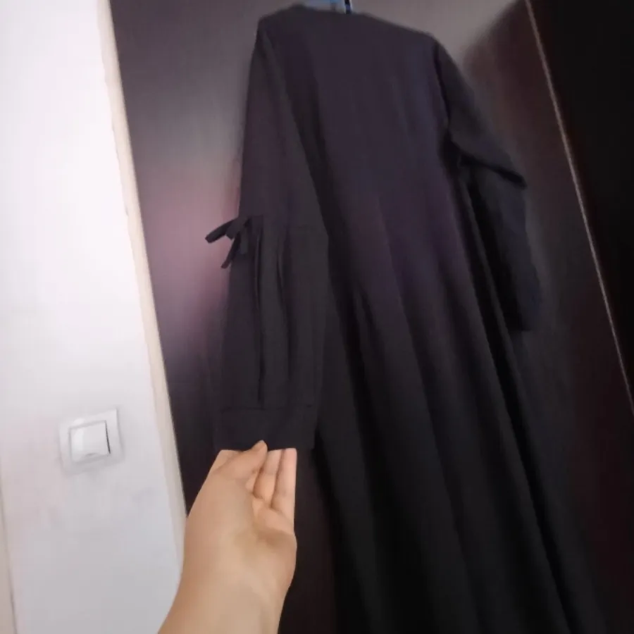 مانتو مشکی بلند درحدنو