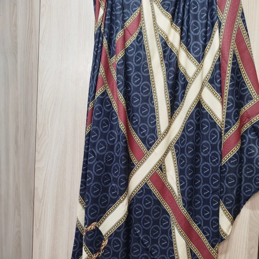 روسری قواره داردرطرح