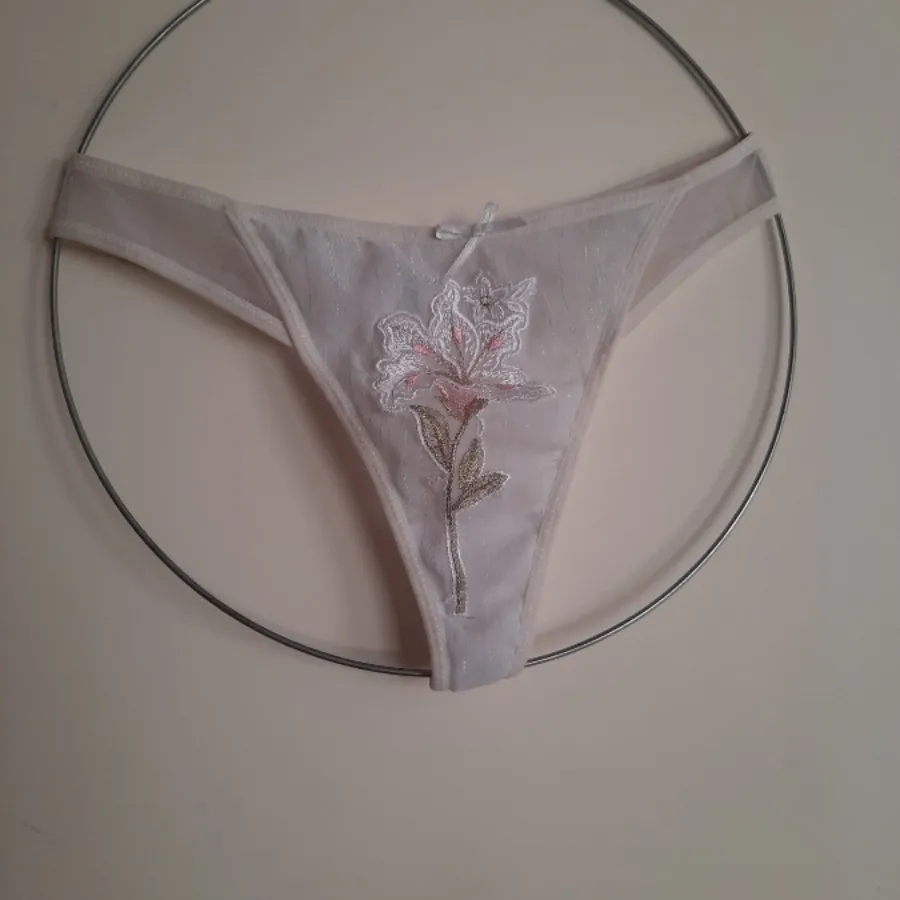 شورتهای بگلس