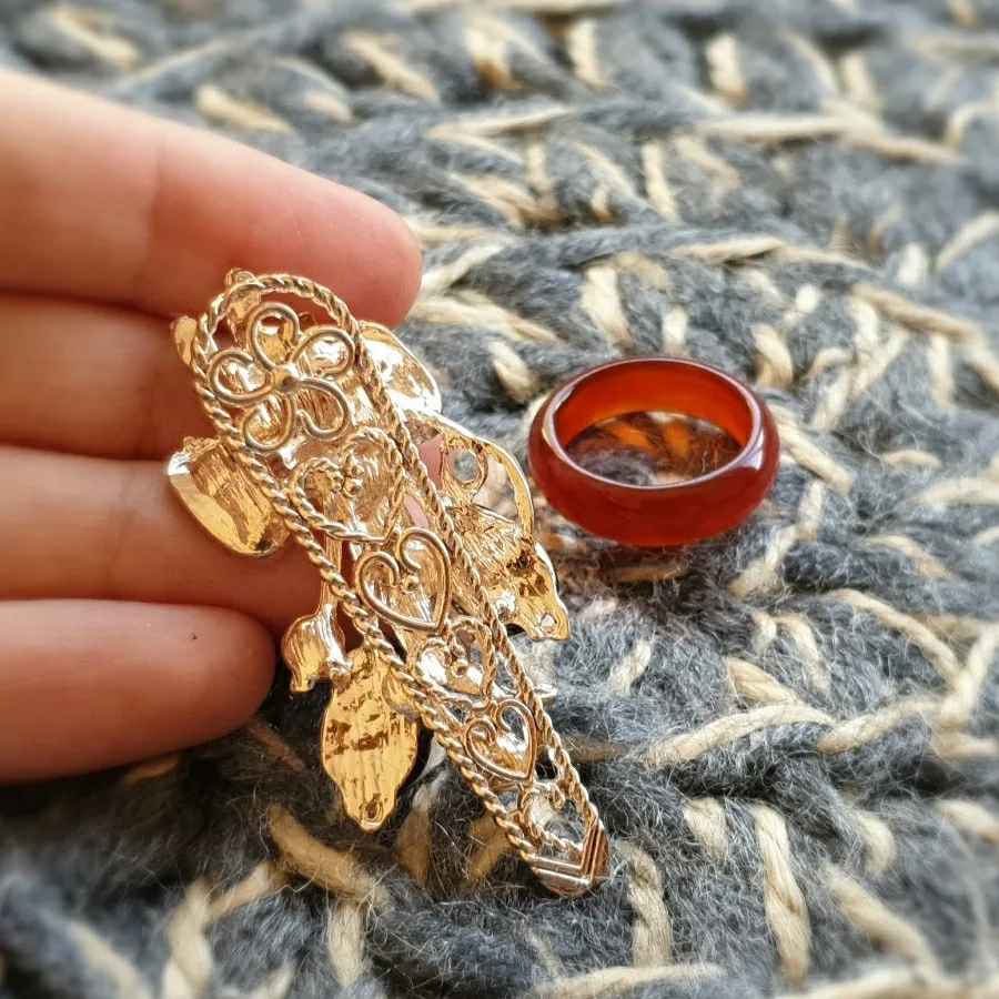 گیره یاقوتی