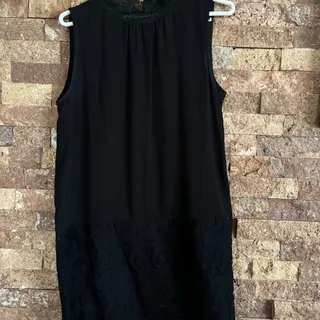 پیراهن مشکی