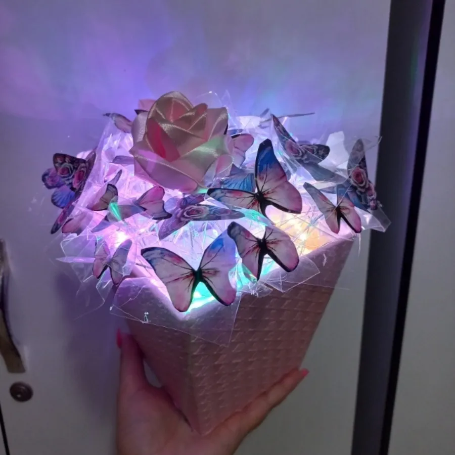 باکس گل هدیه پروانه ای